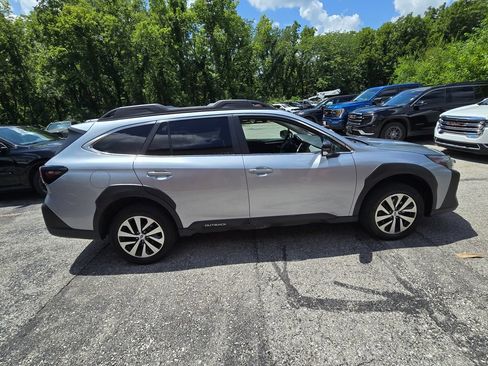 Used 2023 Subaru Outback Premium AWD/4WD image 9
