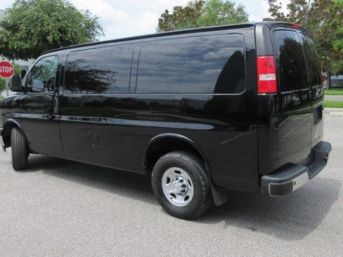 Used 2019 Chevrolet Express 2500 w/ Driver Convenience Package RWD image 3