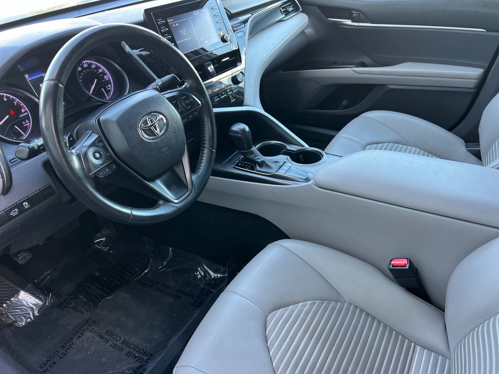 Used 2022 Toyota Camry SE FWD image 9