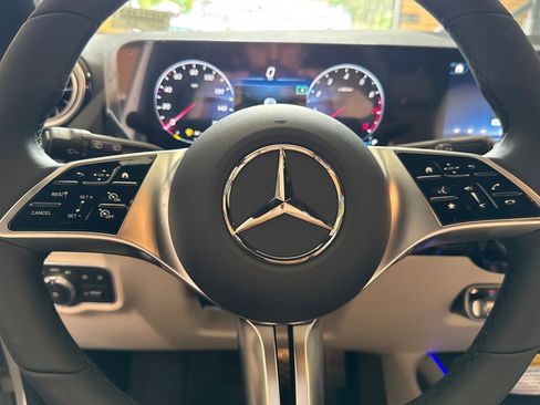 New 2025 Mercedes-Benz GLA 250 image 29