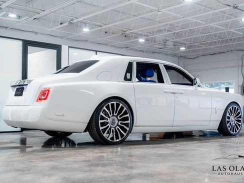 Used 2024 Rolls-Royce Phantom Sedan RWD image 77