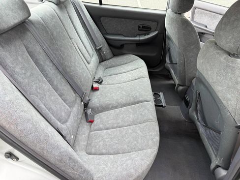 Used 2002 Hyundai Elantra GLS image 13