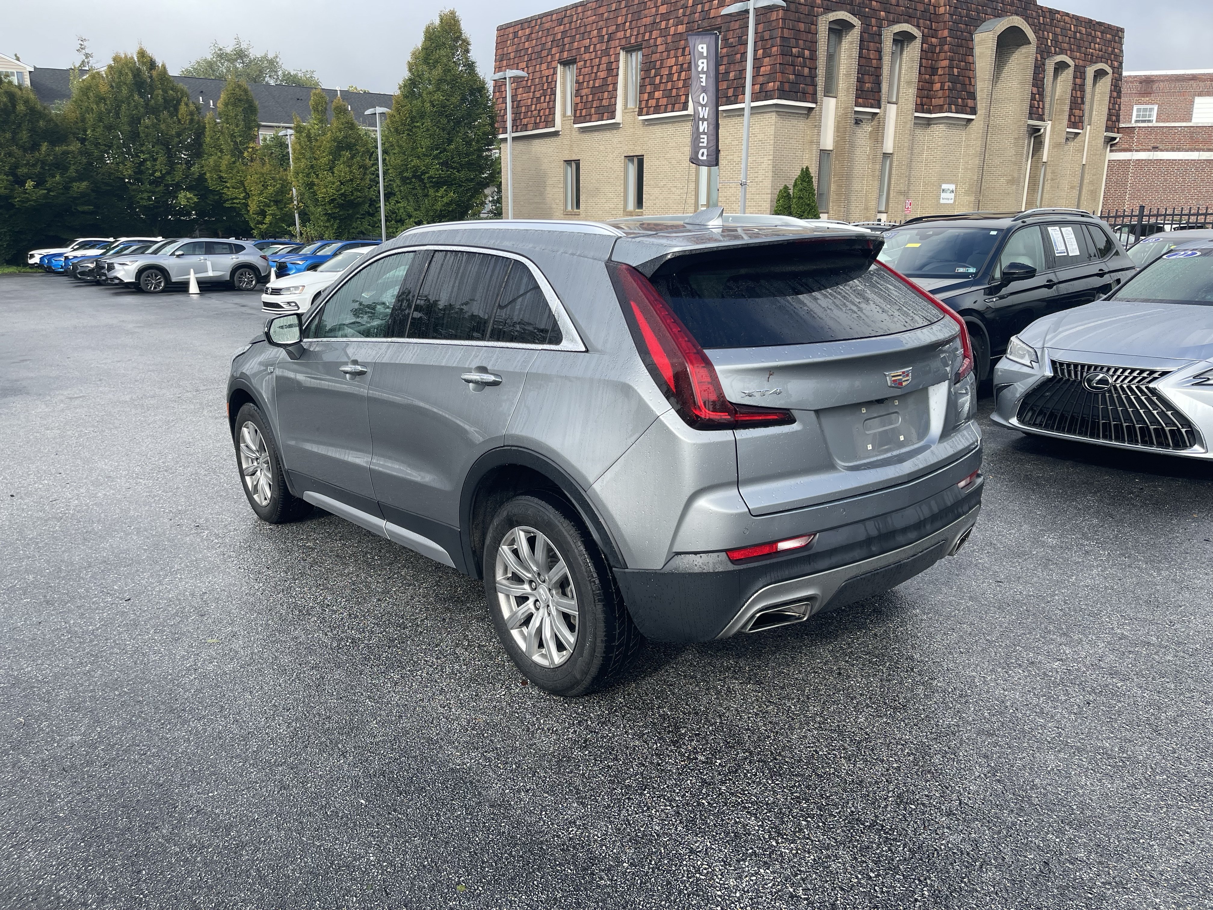 Used 2023 Cadillac XT4 Premium Luxury FWD image 6