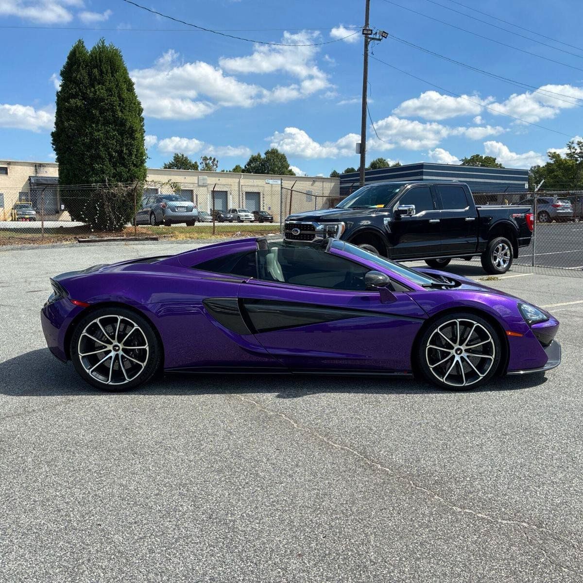Used 2019 McLaren 570S Spider RWD image 9