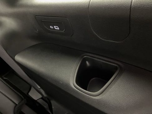 Used 2023 Jeep Grand Cherokee L Laredo RWD image 48