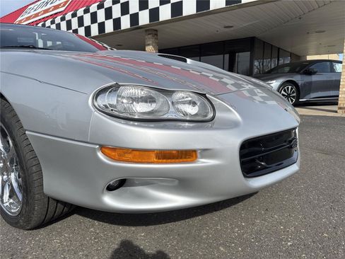 Used 2002 Chevrolet Camaro Z28 w/ SS Performance/Appearance Pkg RWD image 40
