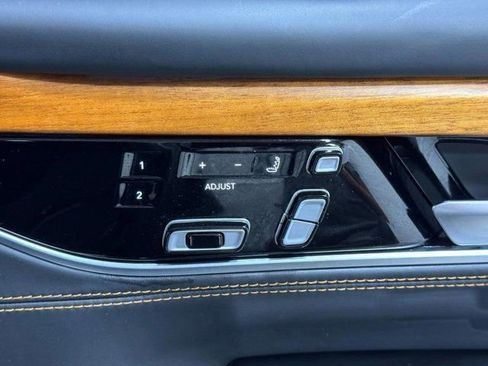 Used 2022 Jeep Grand Wagoneer Series III w/ Rear Seat Video Group 1 AWD/4WD image 21