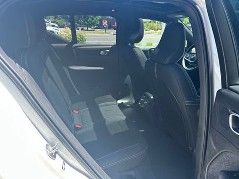 Used 2025 Volvo XC40 B5 Plus AWD/4WD image 13
