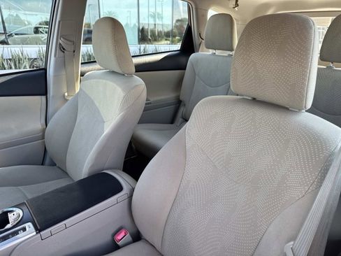 Used 2013 Toyota Prius V Three image 14