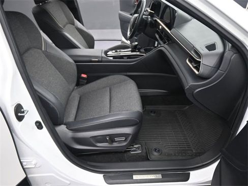 Used 2024 Toyota Crown XLE image 35