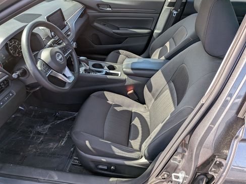 Used 2025 Nissan Altima 2.5 SV image 12