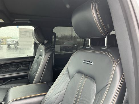 Used 2022 Ford Expedition Platinum image 14