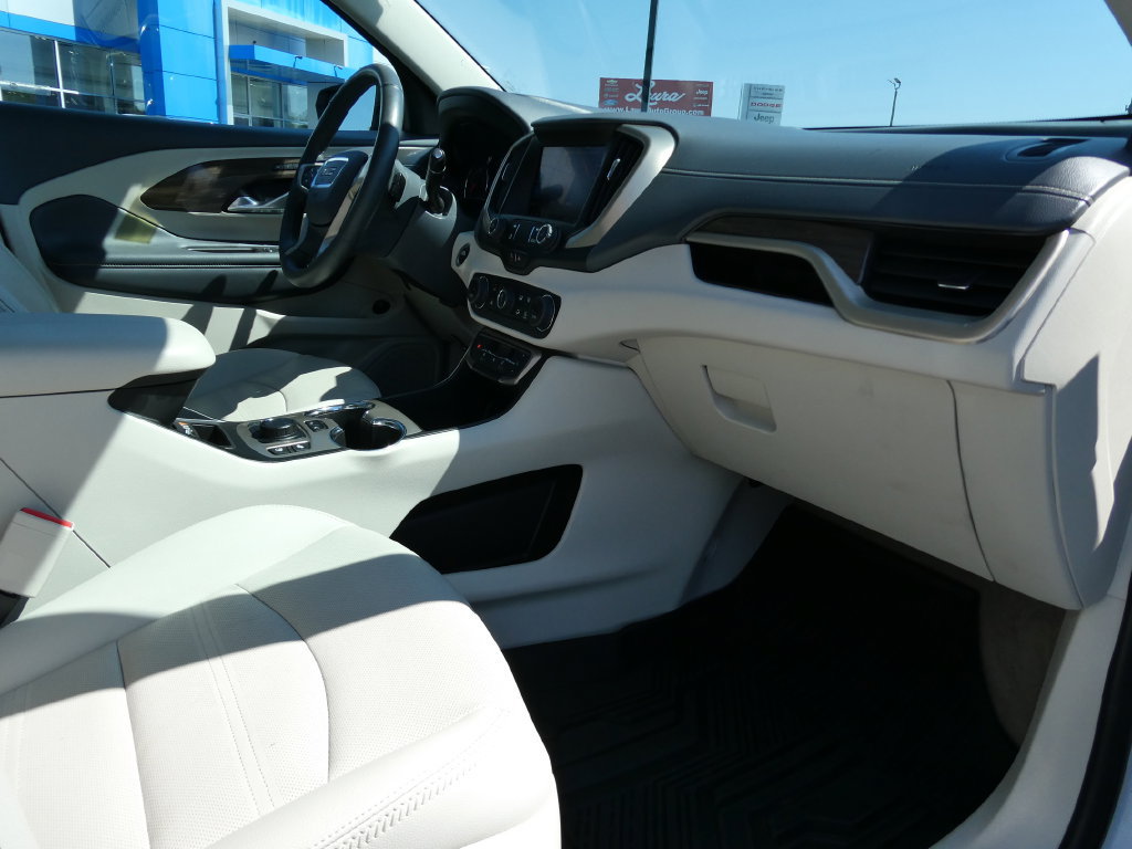 Certified 2024 GMC Terrain Denali w/ Denali Premium Package AWD/4WD image 15