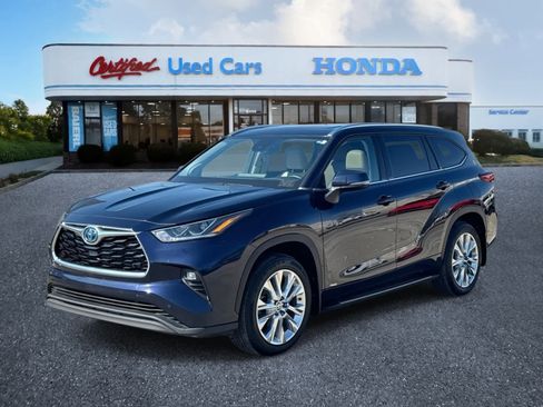 Used 2023 Toyota Highlander Limited image 1