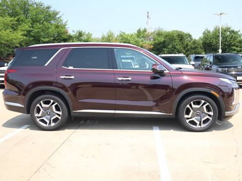 Used 2024 Hyundai Palisade SEL w/ Premium Package FWD image 4
