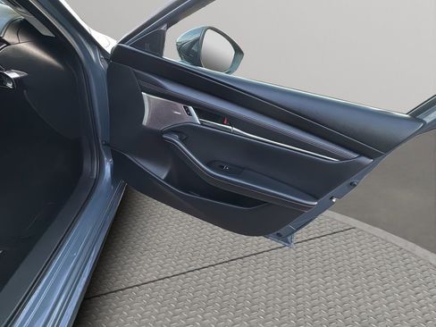 Used 2023 MAZDA MAZDA3 s image 19