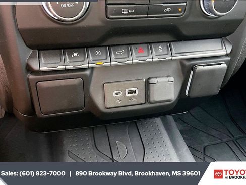 Used 2023 Chevrolet Silverado 1500 Custom AWD/4WD image 23