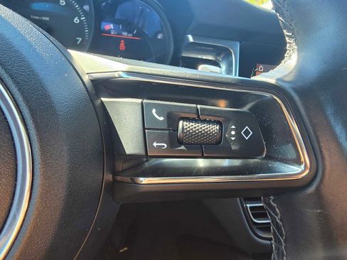 Used 2024 Porsche Macan image 67