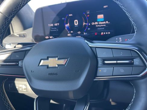 Used 2025 Chevrolet Silverado EV LT AWD/4WD image 23