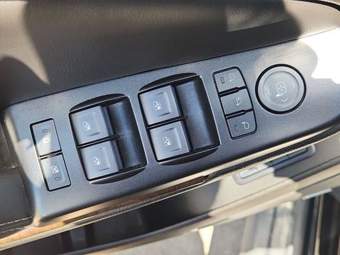 Used 2019 Chevrolet Tahoe LT w/ Luxury Package AWD/4WD image 23