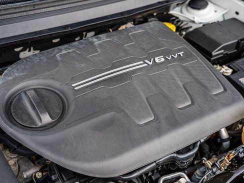 Used 2019 Jeep Cherokee Limited AWD/4WD image 22