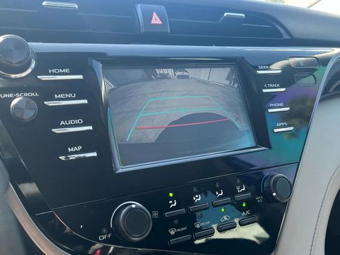 Used 2019 Toyota Camry L image 14