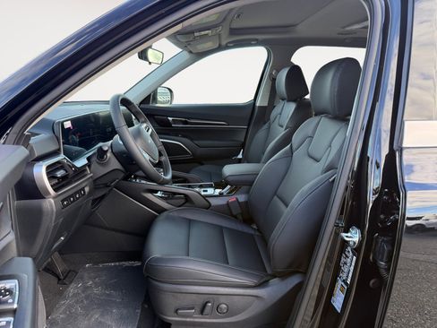 New 2025 Kia Telluride S image 10