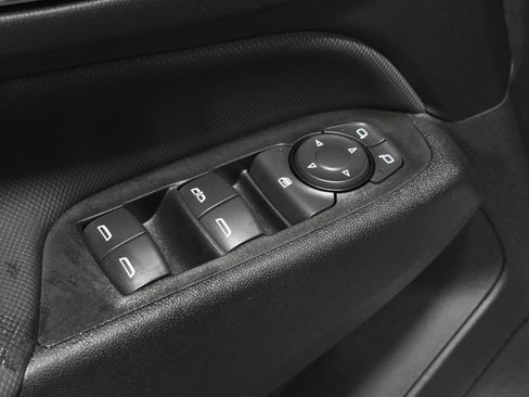 Used 2022 Chevrolet Equinox RS w/ RS Leather Package image 10