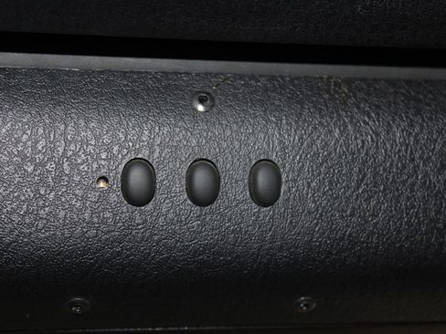 Used 2005 Ford Thunderbird image 31