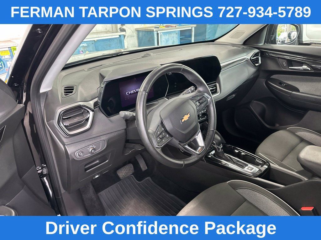 Used 2025 Chevrolet TrailBlazer LT w/ Convenience Package AWD/4WD image 9