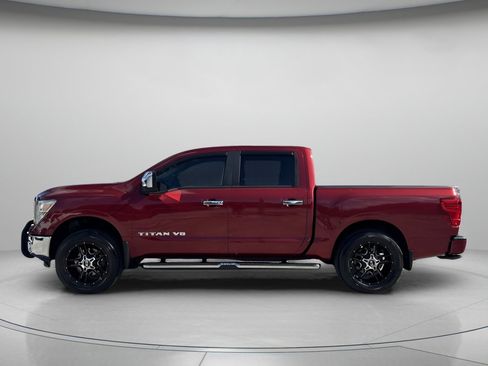 Used 2019 Nissan Titan SV w/ SV Convenience Package image 5