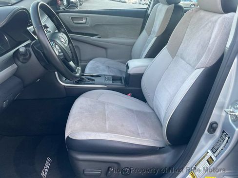 Used 2016 Toyota Camry XSE w/ Moonroof Package FWD image 9