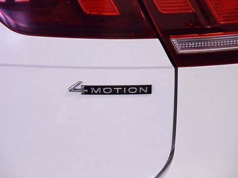 Used 2022 Volkswagen Tiguan S image 12