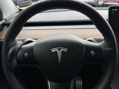 Used 2022 Tesla Model Y Performance image 30