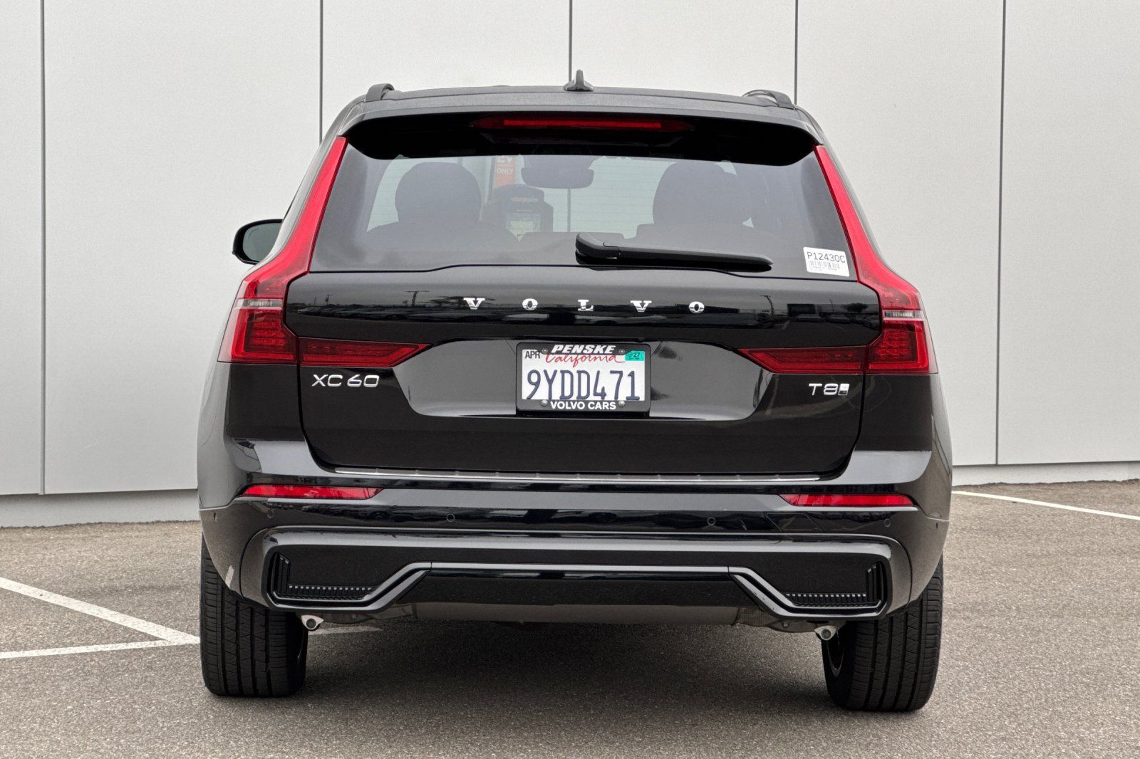Used 2026 Volvo XC60 T8 Plus w/ Protection Package Premier AWD/4WD image 4