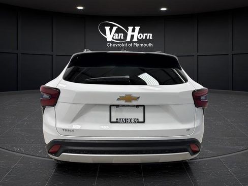 New 2026 Chevrolet Trax LT w/ Driver Confidence Package image 12