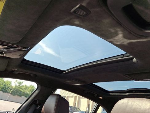 Used 2022 BMW 750i xDrive w/ Executive Package image 15