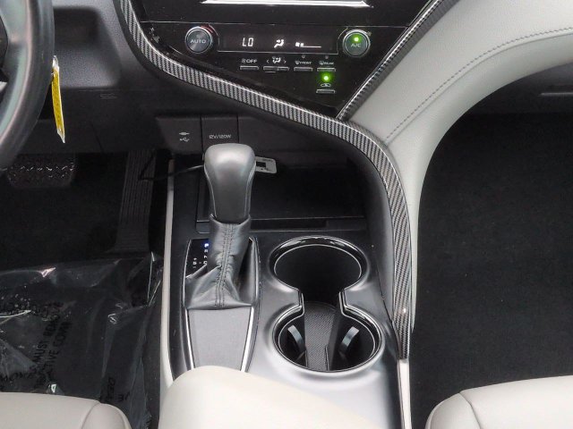 Used 2019 Toyota Camry SE FWD image 18