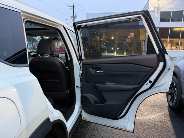 Used 2022 Nissan Rogue SV w/ SV Premium Package AWD/4WD image 22