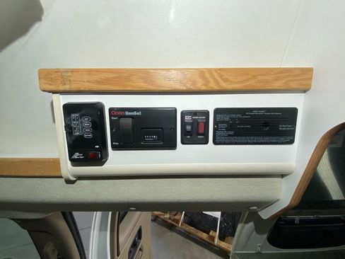 Used 2003 Chevrolet Express 3500 Extended image 28