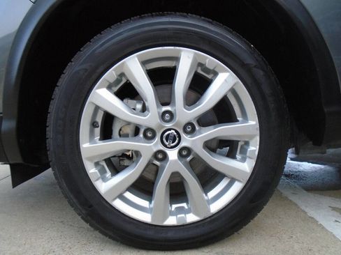 Used 2021 Nissan Rogue Sport S image 30