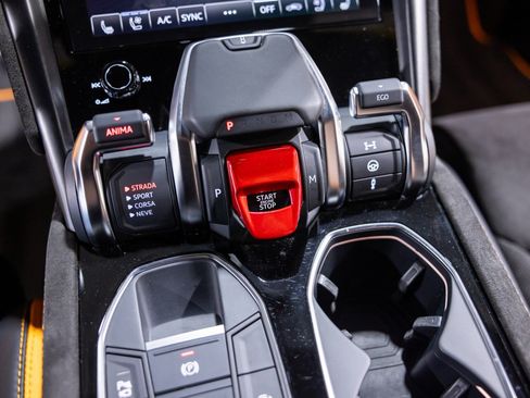 Used 2024 Lamborghini Urus S AWD/4WD image 46