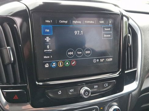 Used 2023 Chevrolet Traverse RS AWD/4WD image 17