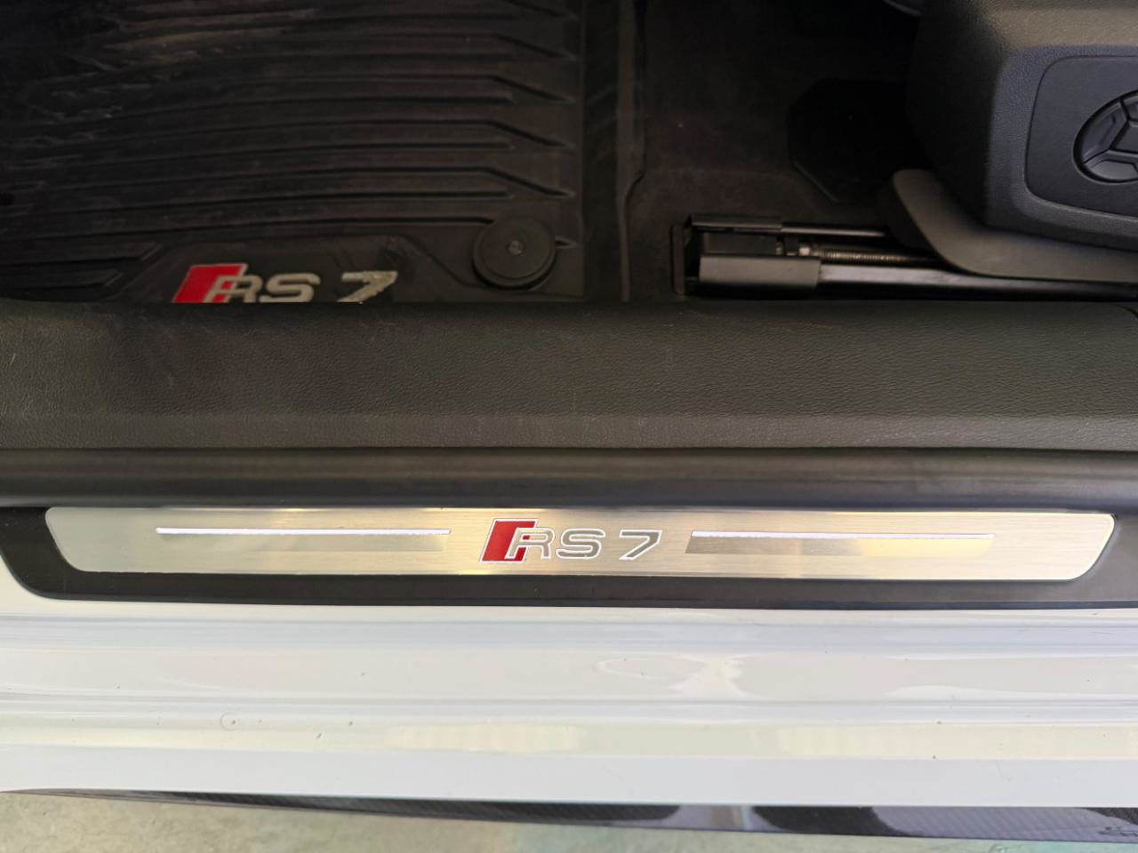 Used 2021 Audi RS 7 Sportback AWD/4WD image 15