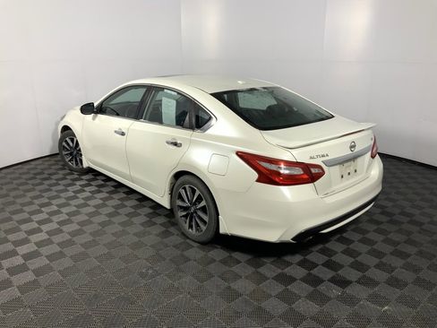 Used 2017 Nissan Altima 2.5 SL w/ 2.5 Technology Package image 11