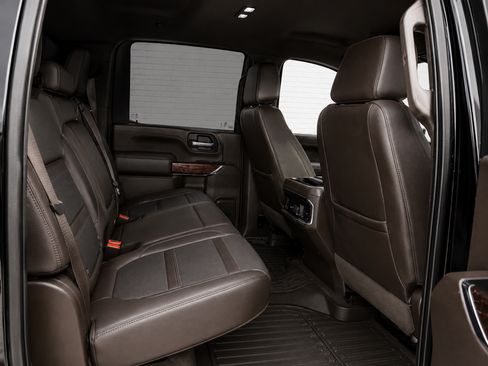 Used 2022 GMC Sierra 2500 Denali w/ Denali Ultimate Package AWD/4WD image 9