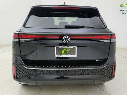 Used 2025 Volkswagen Tiguan SE R-Line AWD/4WD image 5