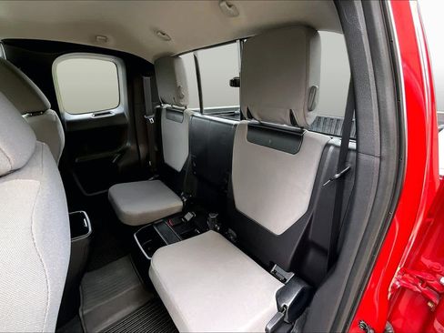 Used 2017 Toyota Tacoma SR5 AWD/4WD image 21