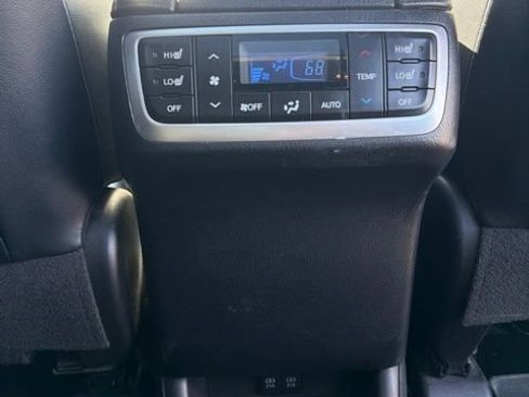 Used 2018 Toyota Highlander Limited Platinum w/ Carpet Mat Package (TMS) AWD/4WD image 8