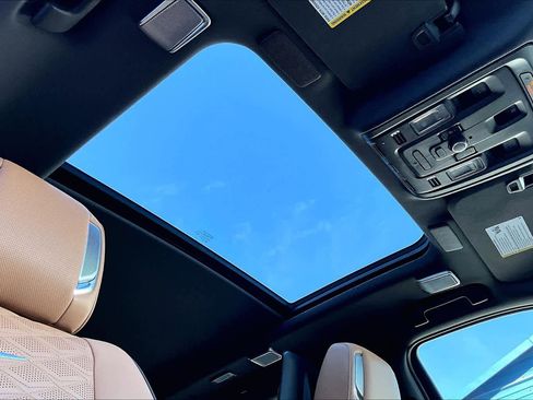 Used 2024 Cadillac Escalade Sport w/ LPO, ONYX Package image 13